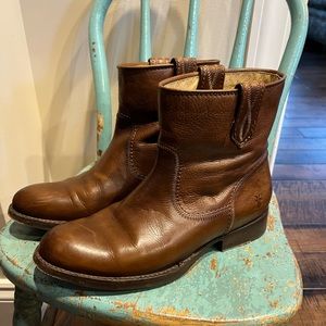 Leather Frye short pull on  boots